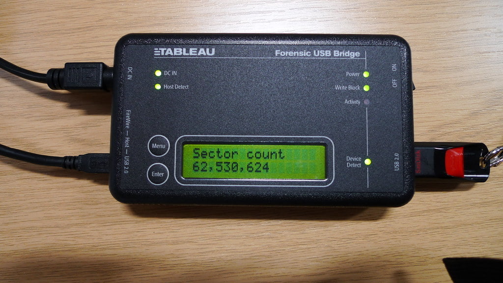 Write Blocker hardware durante l'utilizzo